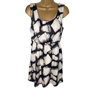 Needle & Thread Sleeveless Dress Abstract Brushstroke Print Black Off White M